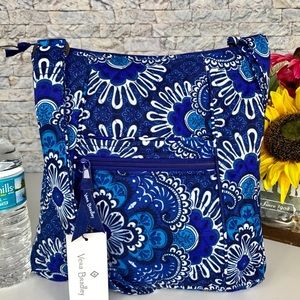 SOLD 🆕 Vera Bradley Hipster Crossbody Bag